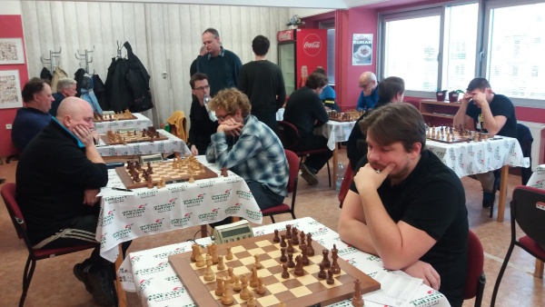 http://www.chess.cz/wp-content/uploads/2017/11/20171118_140721.jpg