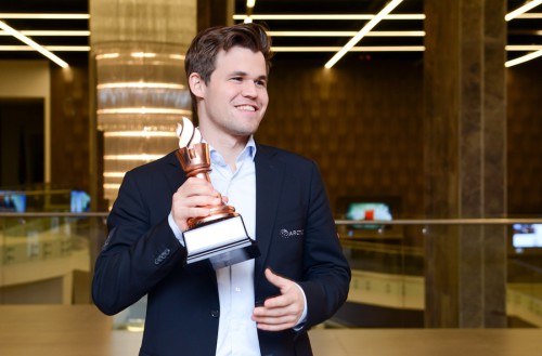 Úřadující mistr světa Magnus Carlsen ukázal svou sílu a vyhrál Memoriál Vugara Gashimova.